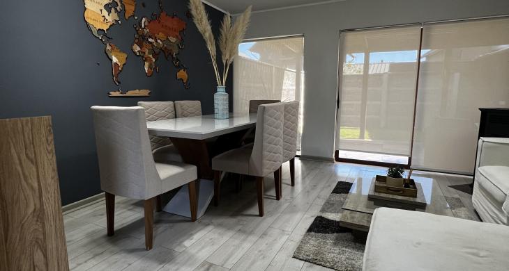 Amplia sala de estar comedor