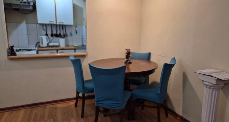 Comedor con acceso a cocina