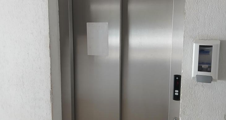 Ascensor edificio