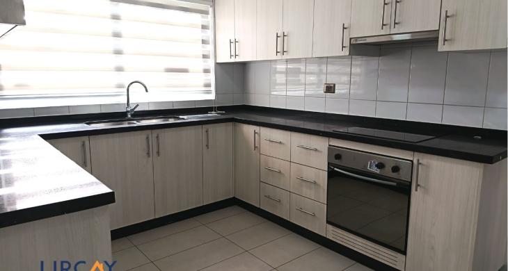 espaciosa cocina 
