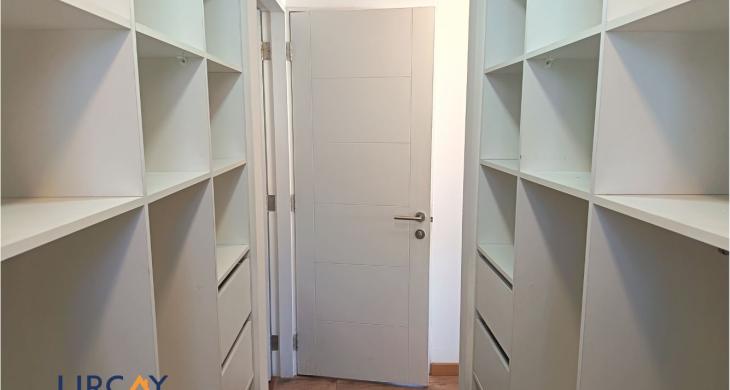 walking closet