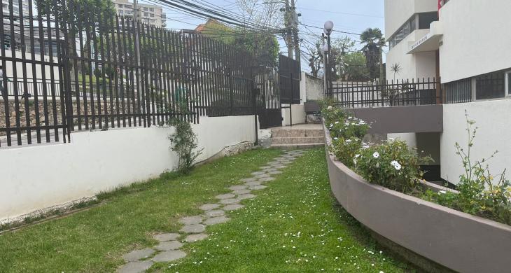 bajada a estacionamiento -ante jardin 