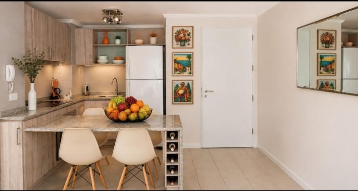 Cocina integrada, con los espacios precisos para acomodar tus electrodomésticos y los ingredientes de tus mejores preparaciones