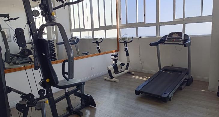 CON UNA ESPECTACULAR VISTA, EL GIMNASIO TE PERMITE COMENZAR O TERMINAR LA JORNADA  CON LA MEJOR ENERGIA