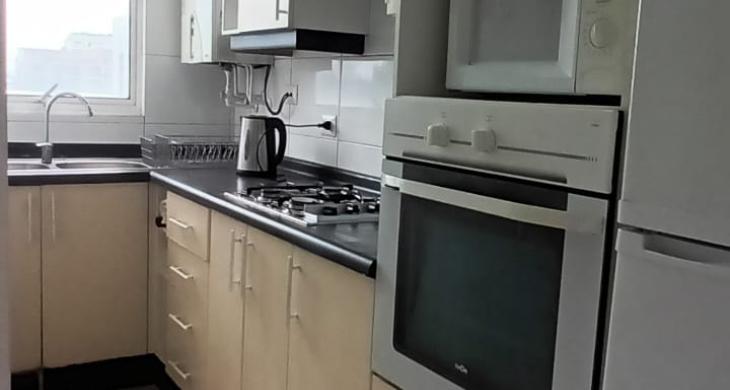 COCINA AMOBLADA Y EQUIPADA CON ELECTRODOMESTICOS Y LOZA  