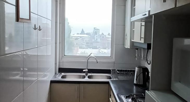 COCINA CON BUENA ILUMINACION