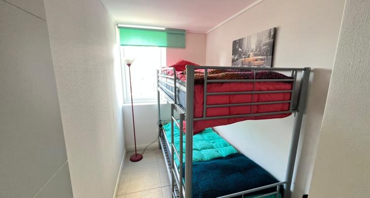 Tercer dormitorio equipado con closet empotrado y gran luminosidad.