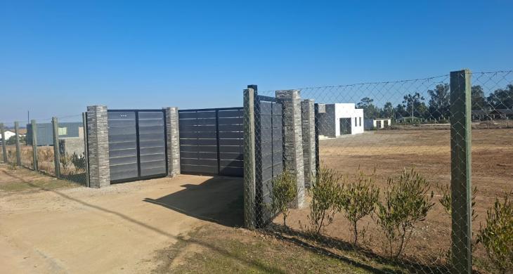 Portón de acceso automatizado