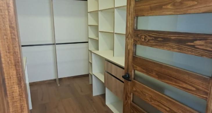 Walk-in closet habitación principal