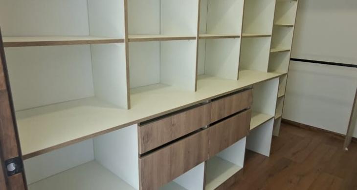Walk-in closet habitación principal