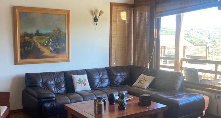 Living con vista al embalse