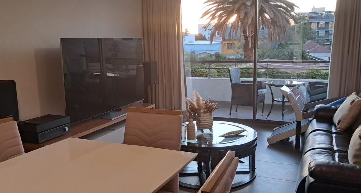 SE ARRIENDA EXCLUSIVO DEPARTAMENTO  EN PROVIDENCIA Descripción de la Propiedad Se Arrienda exclusivo y amplio departamento de 85mt2 casi NUEVO, completamente amoblado, excelente ubicación Román Díaz con Av. Francisco Bilbao,  a cuadras de Hospital Salvador a 8 minutos del Metro, Metro Parque Bustamante y Metro Inés de Suarez, vive en el la mejor ubicación de Providencia a pasos de Barrio Italia (Restaurant, Boutique, Tienda de antigüedades etc.) departamento cuenta con 2 amplios y luminosos dormitorios con 