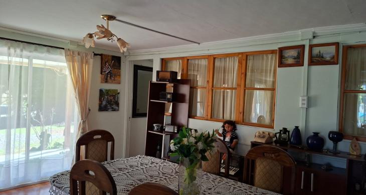 Comedor con ventanales