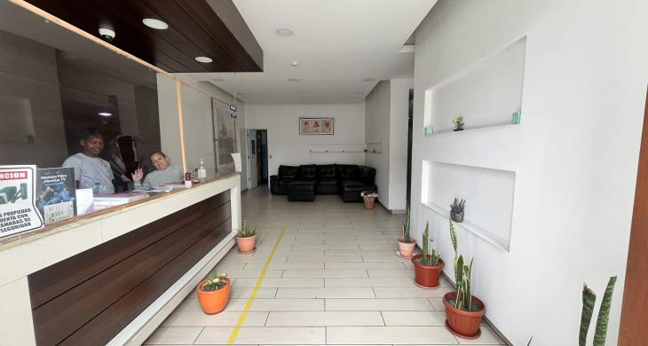 Hall de acceso conserjeria 24 hrs